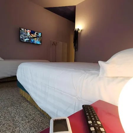 Red Carpet Rooms Bari Exterior photo