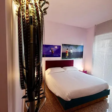 Red Carpet Rooms Bari Exterior photo