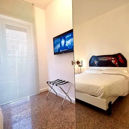 Red Carpet Rooms Bari Exterior photo
